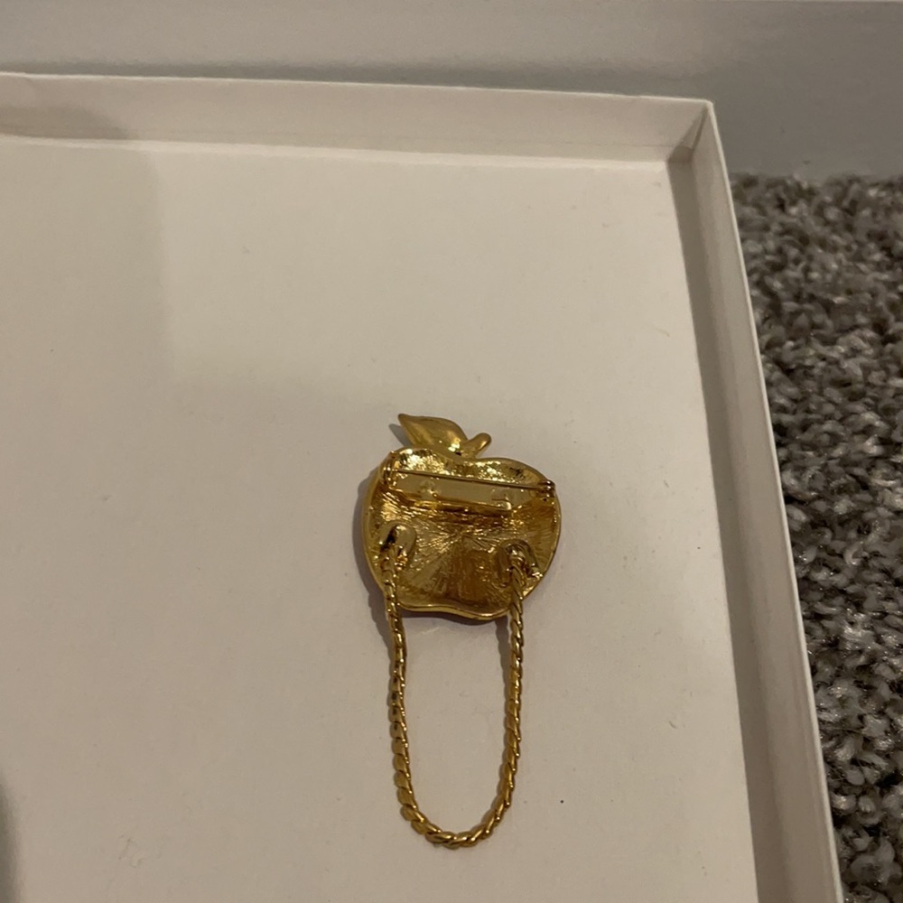 Apple Brooch - Picture 2 of 4